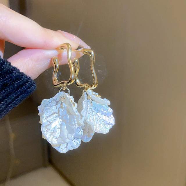 Elegant white color shell flower tassel women dangle earrings