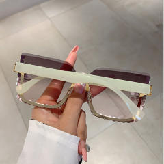 Luxury diamond rimless sunglasses