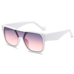 Easy match large frame sunglasses
