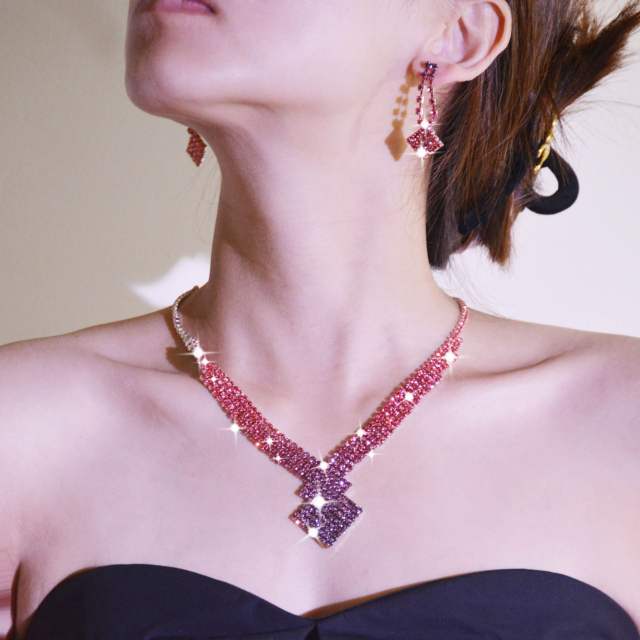Hot sale red color christmas day diamond tassel earrings for women