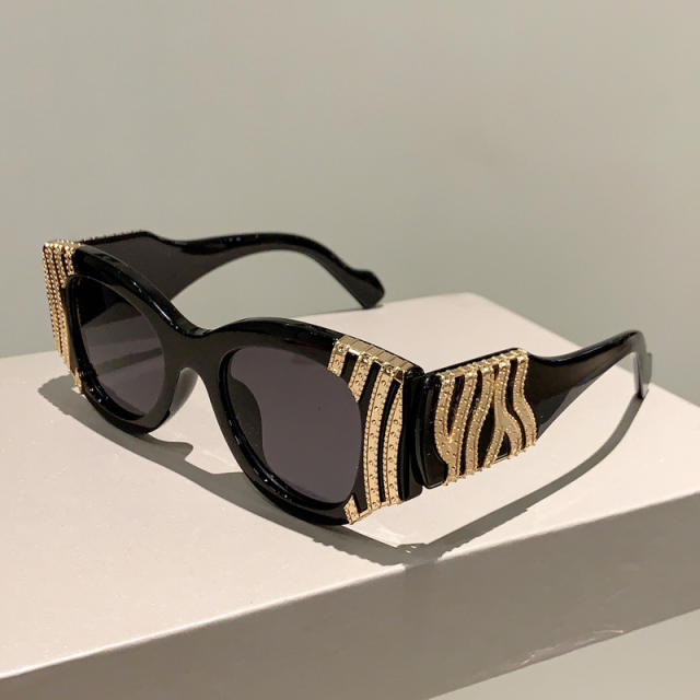 Vintage gold color metal decoration sunglasses