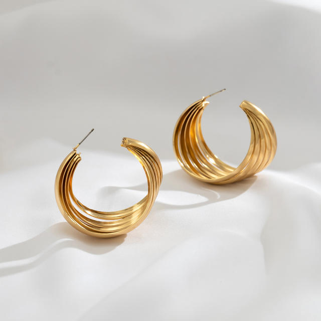 Chunky shell design metal earrings