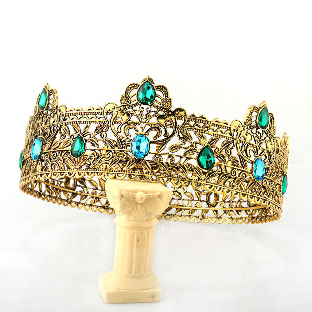 Vintage gold color emerald stone setting the quee king crown