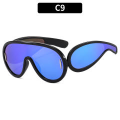 C9
