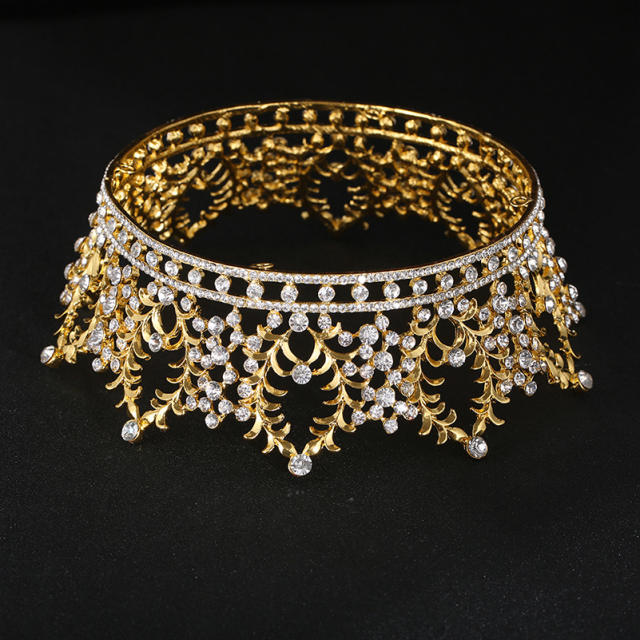 Delicate pave setting rhinestone alloy crown