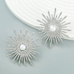 Delicate sun chunky studs earrings