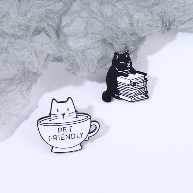 Creative color enamel cartoon cat brooch pins