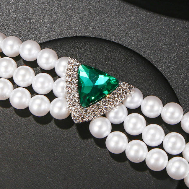 Elegant emerald triangle faux pearl three layer choker necklace