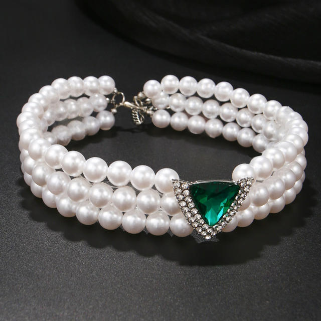 Elegant emerald triangle faux pearl three layer choker necklace