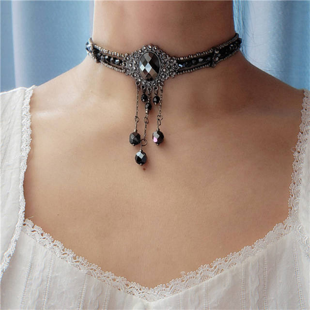 Baroque white black color bead tassel choker necklace