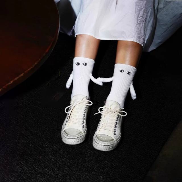 Hot sale Magnetic attraction hand couple socks women men tiktok