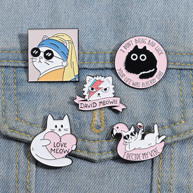 Creative pink white enamel sweet cat metal pin brooch