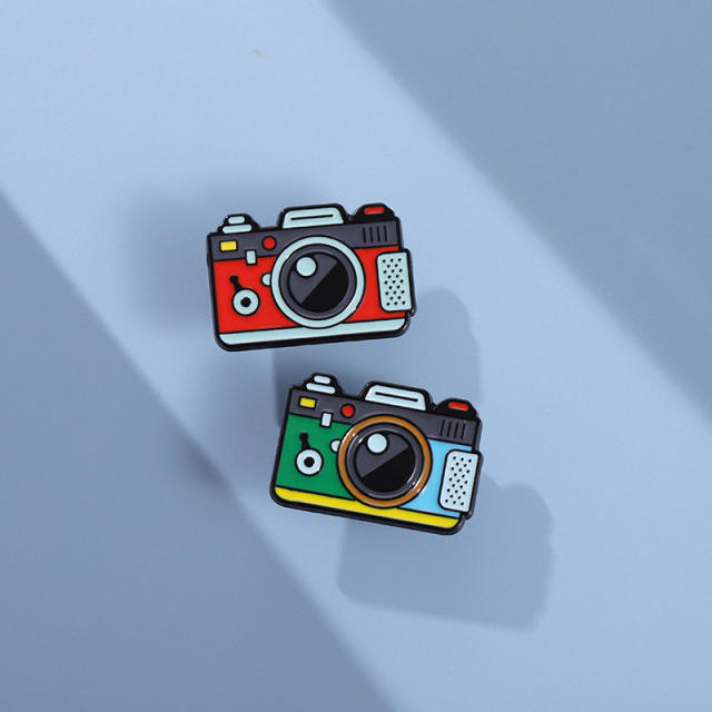 Outdoor creative camera design metal pin brooch