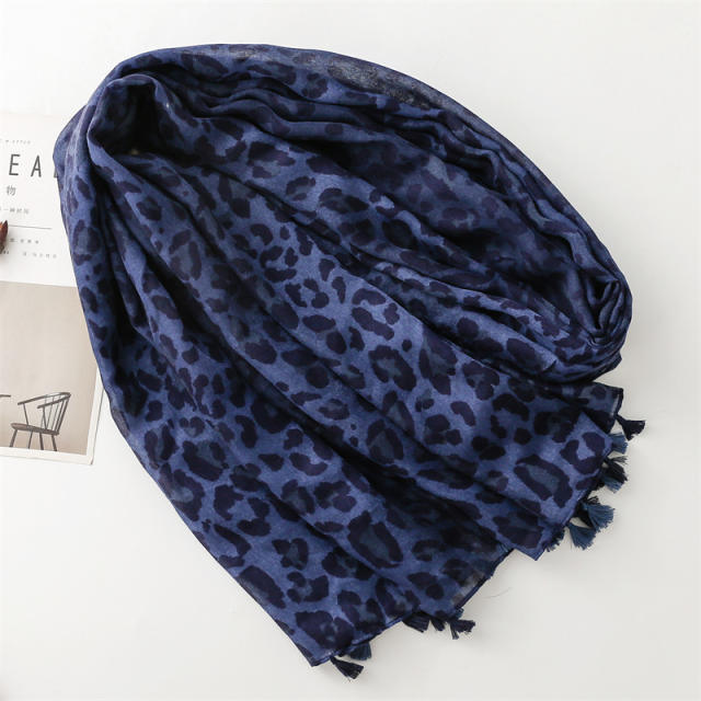 Navy blue leopard grain fashion scarf