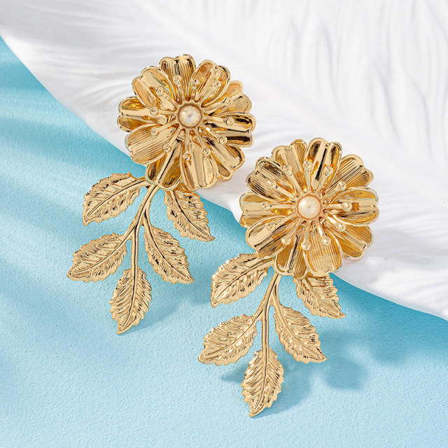 Vintage chunky metal flower gold color metal earrings