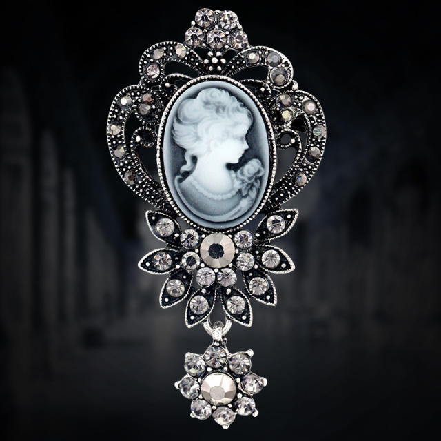 Baroque beauty alloy women brooch