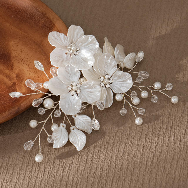 White color acrylic flower wedding hair combs
