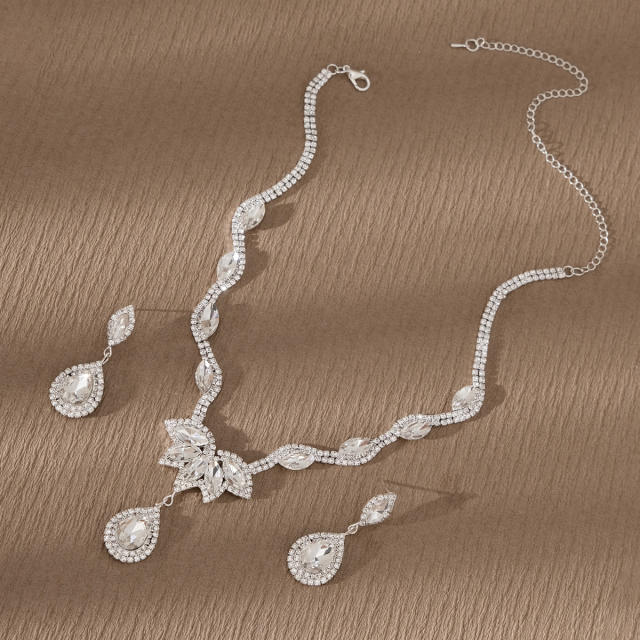 Diamond necklace set for bridal prom