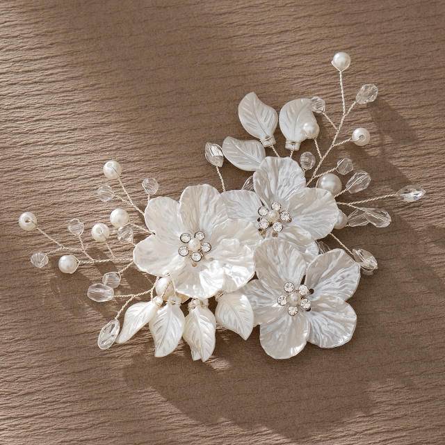 White color acrylic flower wedding hair combs