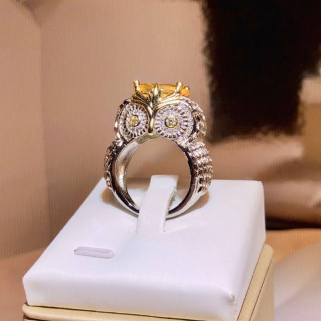 Unique topaz setting owl shape statement finger rings for women