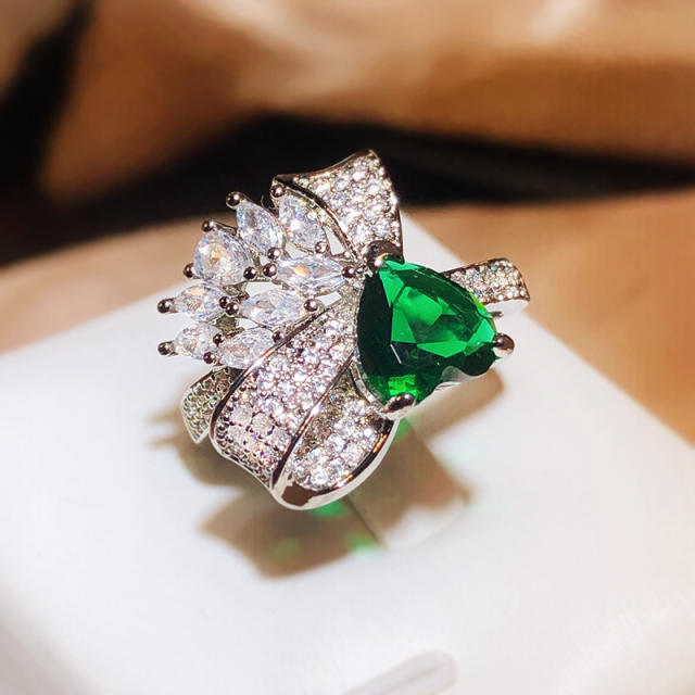 Delicate emerald heart cut cubic zircon statement women rings
