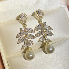 Delicate horse eye shape cubic zircon pearl drop diamond earrings