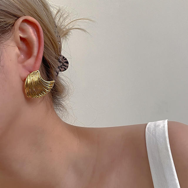 Hot sale wave shell design gold plated copper studs earrings