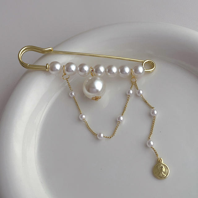 Winter pearl bead pin design women brooch