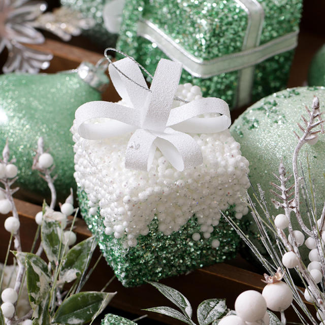 New design delicate christmas ornaments for home christmas tree shop window