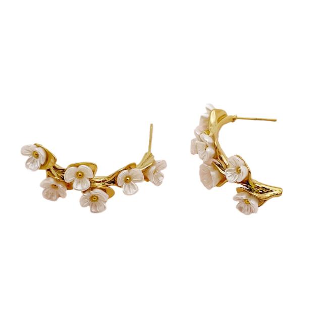 14KG romantic white color shell flower stainless steel earrings