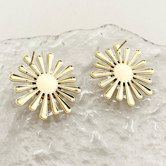 Romantic shell flower daisy flower shape stainless steel studs earrings