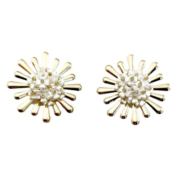 Romantic shell flower daisy flower shape stainless steel studs earrings