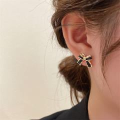 Concise color enamel cute box studs earrings