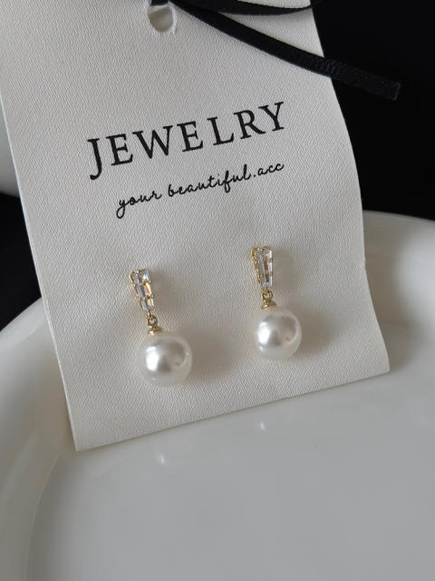 Chic imitataion pearl bead women earrings