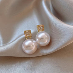 Chic imitataion pearl bead women earrings