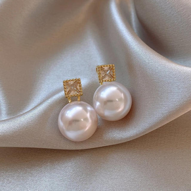 Chic imitataion pearl bead women earrings