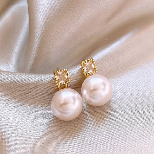 Chic imitataion pearl bead women earrings