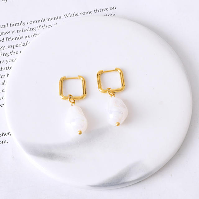 Concise sweet flower pearl stainless steel earrings