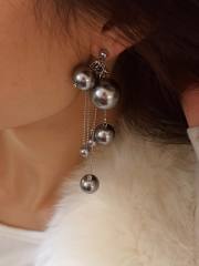 Elegant gray pearl dangle women earrings