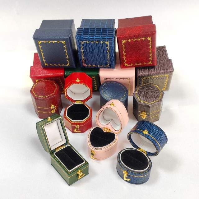 Vintage mini PU leather rings box engaement rings box