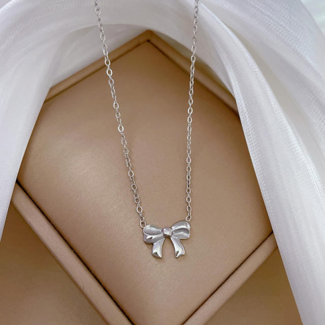 Dainty bow stainless steel necklace