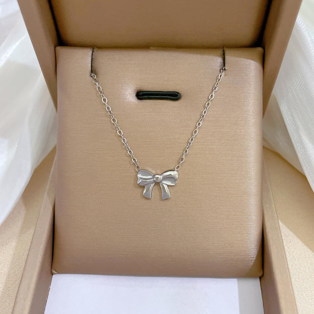 Dainty bow stainless steel necklace