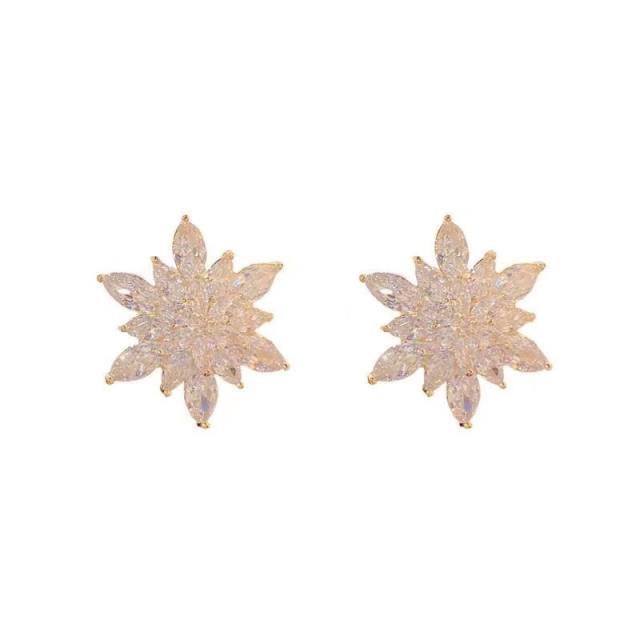 luxury diamond cubic zircon snowflake copper studs earrings