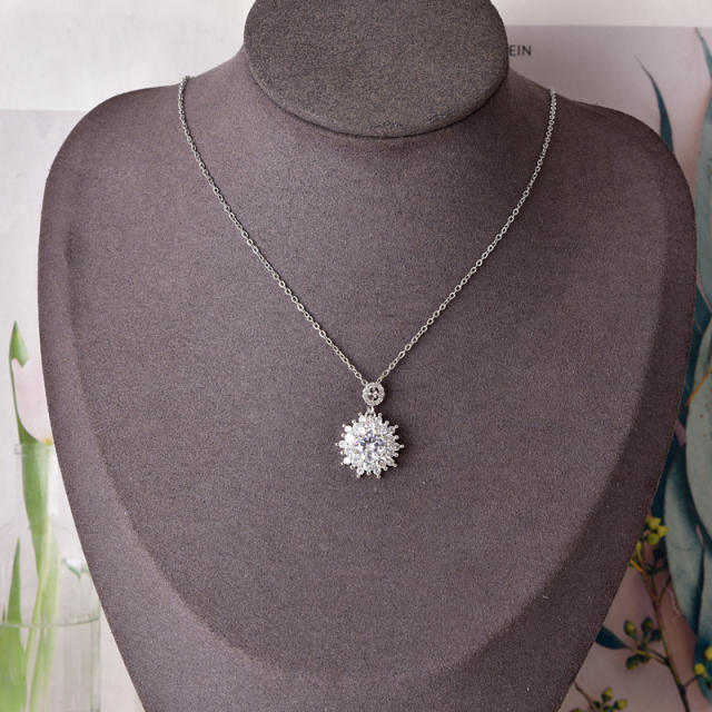Concise diamond snowflake pendant stainless steel chain necklace