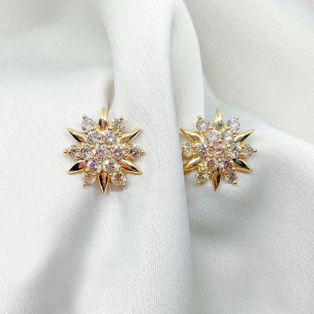 Delicate gold color cubic zircon flower studs earrings