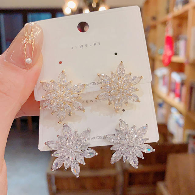 luxury diamond cubic zircon snowflake copper studs earrings