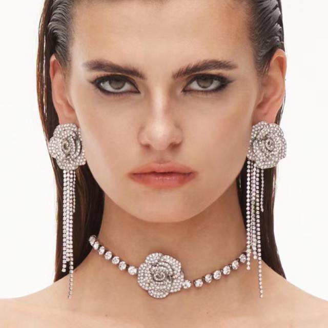 Elegant diamond chain tassel rose flower choker necklace