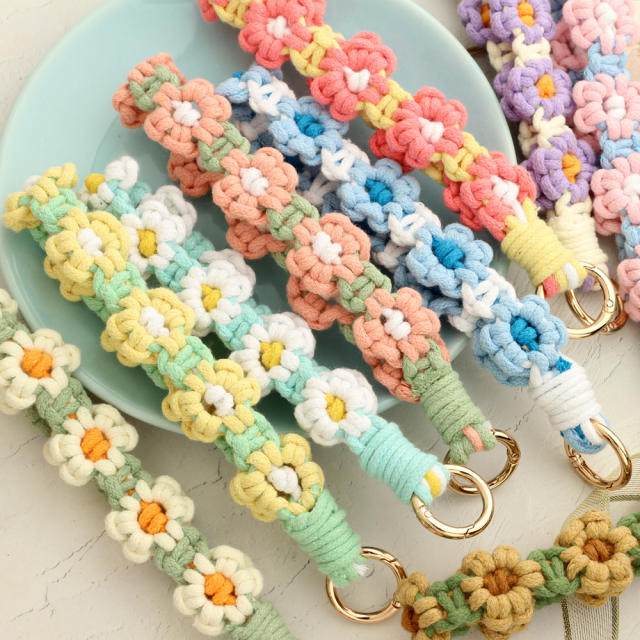 Spring handmade braid daisy flower women keychain