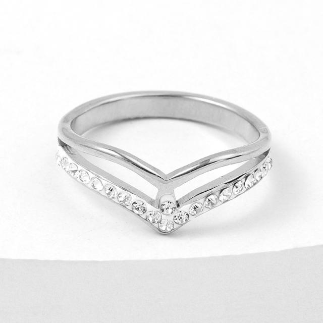 Korean fashion diamond V shape stainless steel finger rings