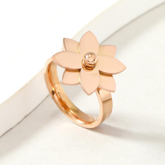 Elegant flower stainless steel finger rings